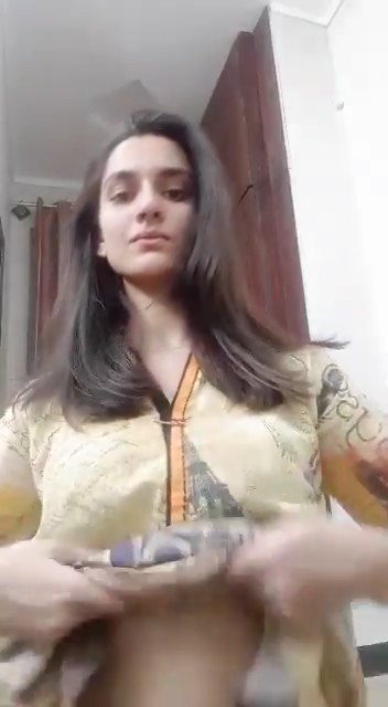 Black blazer girlfriend show boobs